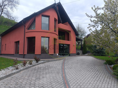 Casă de vânzare Reghin zona semicentrală.