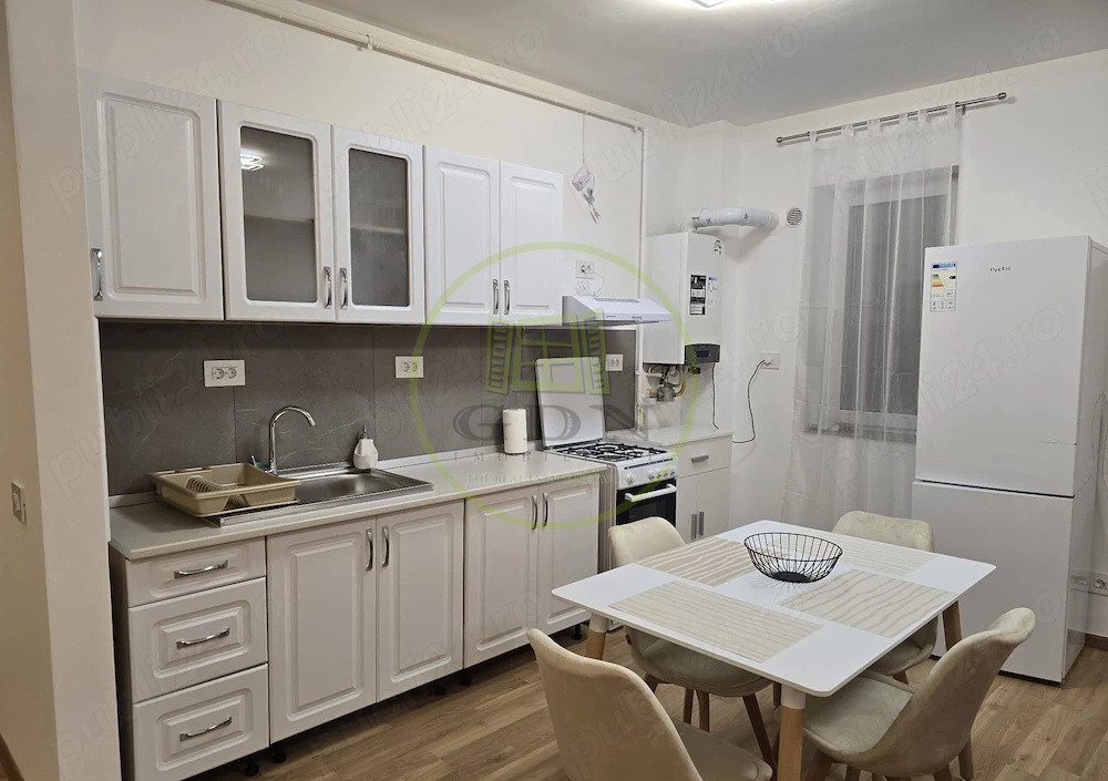 Închiriere apartament 3 camere – Bloc nou cu lift, balcon mare, parcare