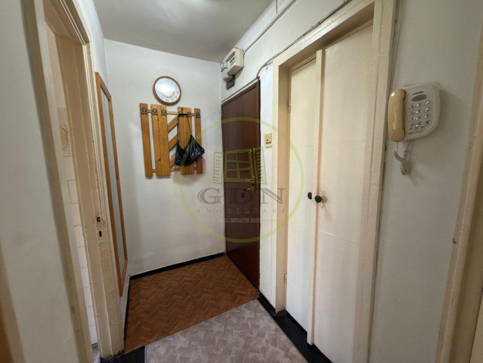 Apartament 2 camere, decomandat, cartier George Enescu, zona Scoala nr. 12