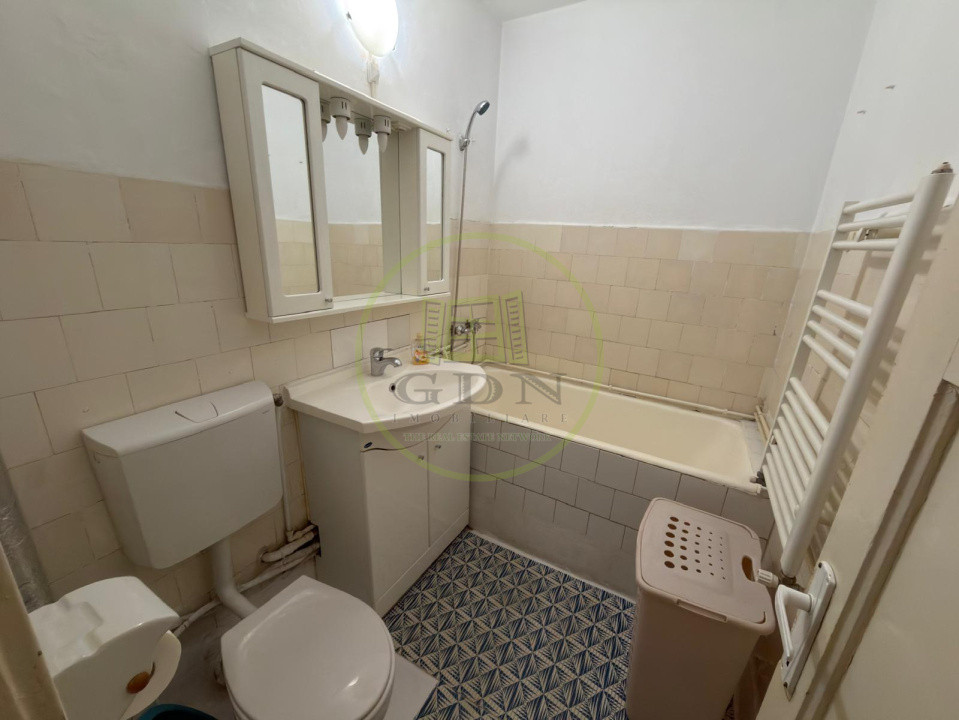 Apartament 2 camere, decomandat, cartier George Enescu, zona Scoala nr. 12