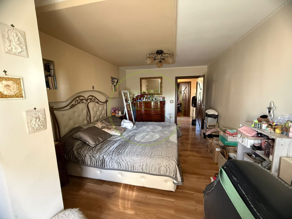 Apartament 3 camere semidecomandat, 75 mp, cartier Craiovita Noua, zona Orizont