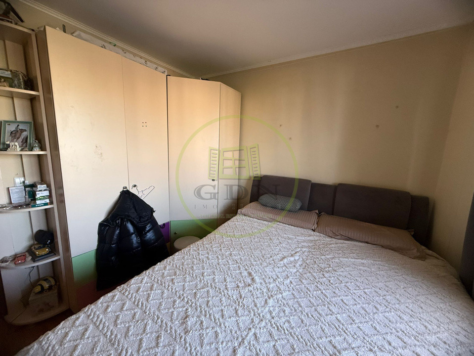 Apartament 3 camere semidecomandat, 75 mp, cartier Craiovita Noua, zona Orizont