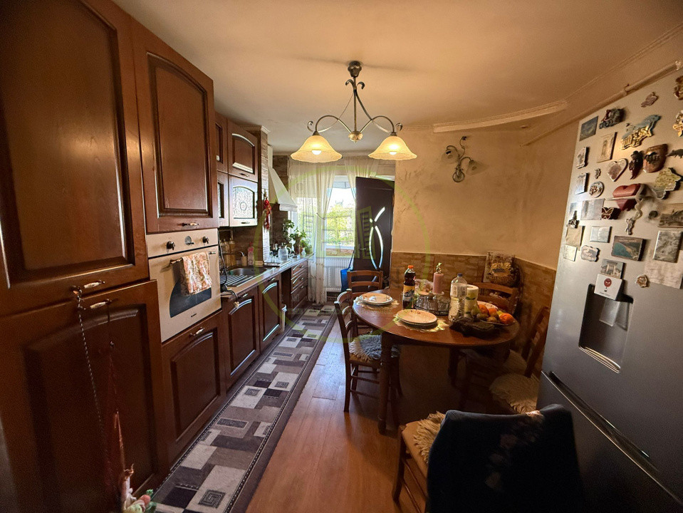 Apartament 3 camere semidecomandat, 75 mp, cartier Craiovita Noua, zona Orizont