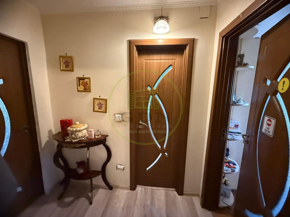 Apartament 3 camere semidecomandat, 75 mp, cartier Craiovita Noua, zona Orizont