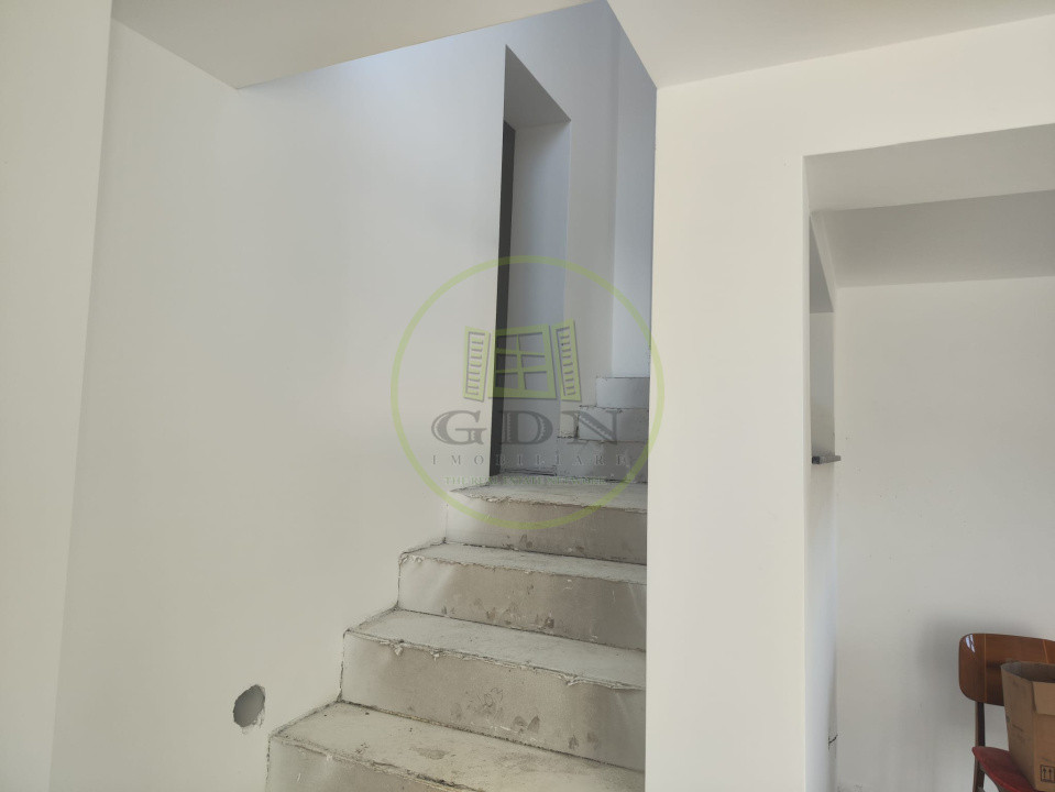 Casa 4 camere, teren 350 mp, localitatea Podari, zona Profi Loco