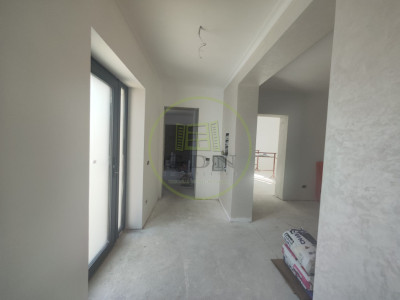 Casa 4 camere, teren 350 mp, localitatea Podari, zona Profi Loco