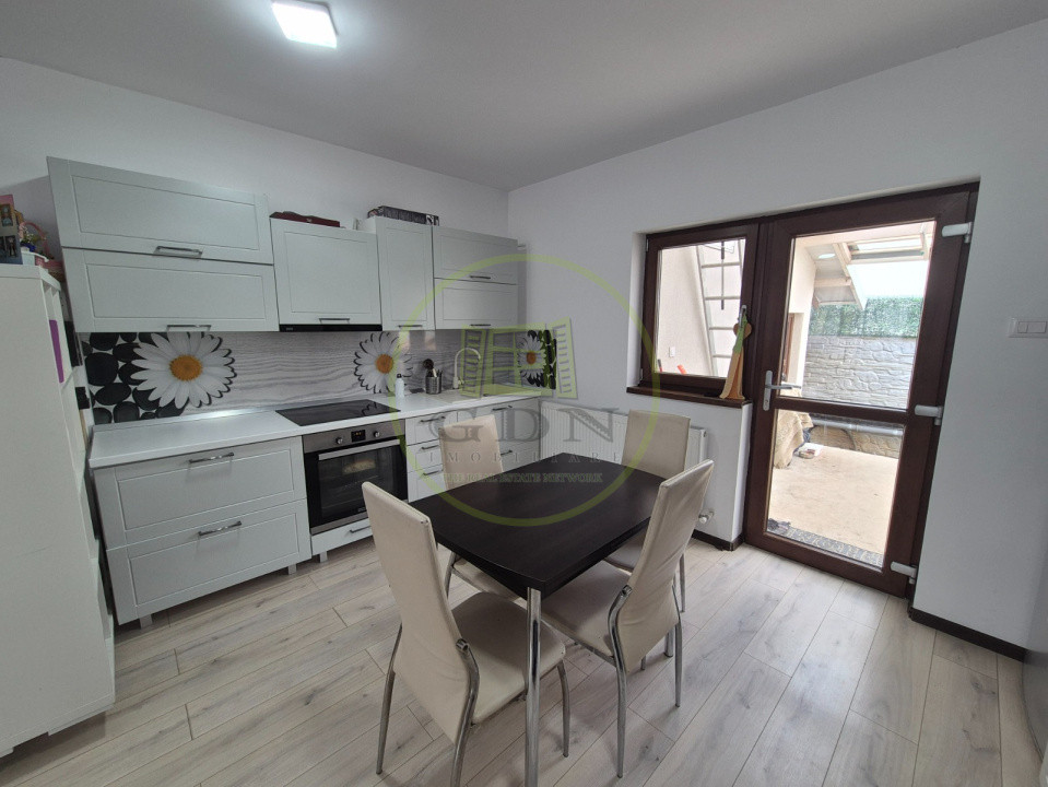 Casa 4 camere, teren 348 mp, Localitatea Albesti, zona La Doi Pasi.