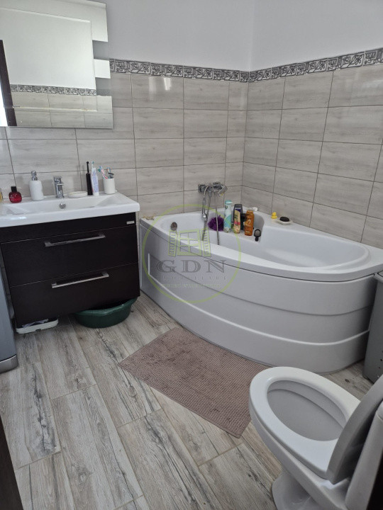 Casa 4 camere, teren 348 mp, Localitatea Albesti, zona La Doi Pasi.