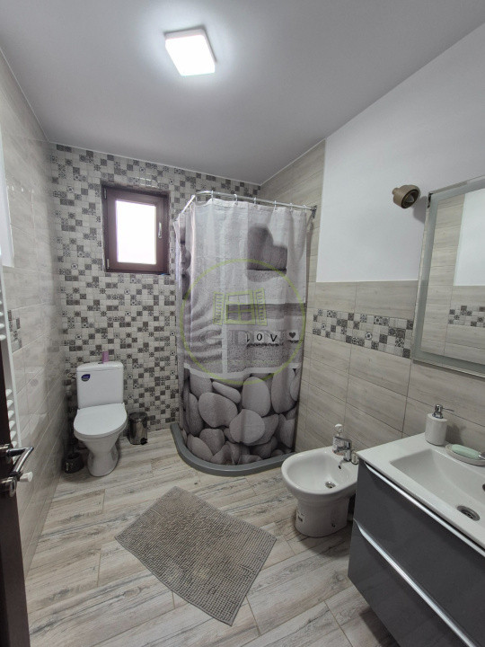 Casa 4 camere, teren 348 mp, Localitatea Albesti, zona La Doi Pasi.