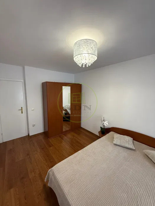 Apartament cu doua camere de inchiriat, decomandat, zona Parc Sub Arini.