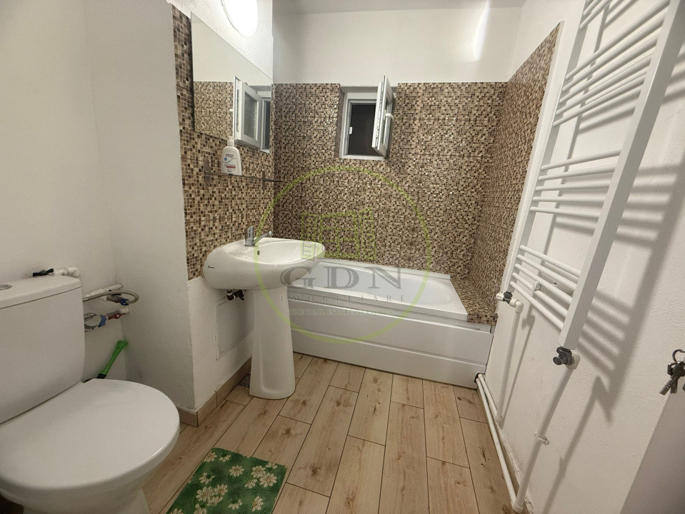 Apartament 2 camere, semidecomandat, 50 mp, cartier Craiovita Noua 