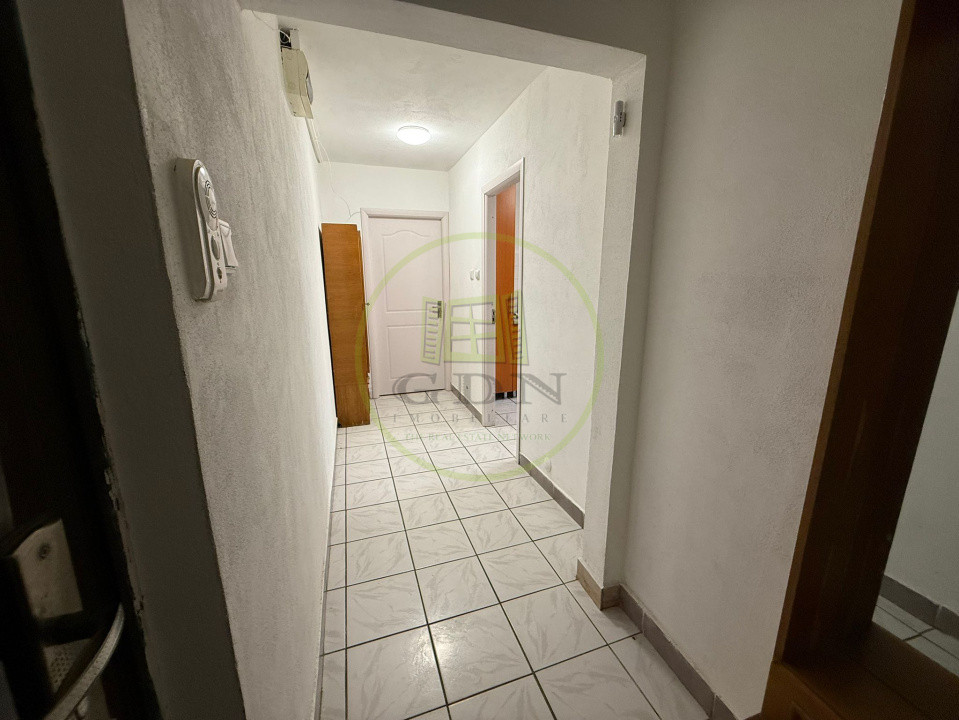 Apartament 2 camere, semidecomandat, 50 mp, cartier Craiovita Noua 