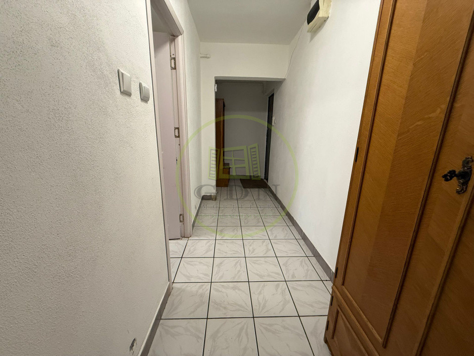 Apartament 2 camere, semidecomandat, 50 mp, cartier Craiovita Noua 