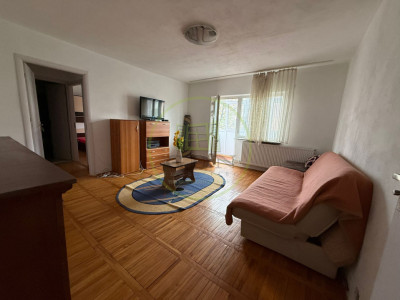 Apartament 2 camere, semidecomandat, 50 mp, cartier Craiovita Noua 