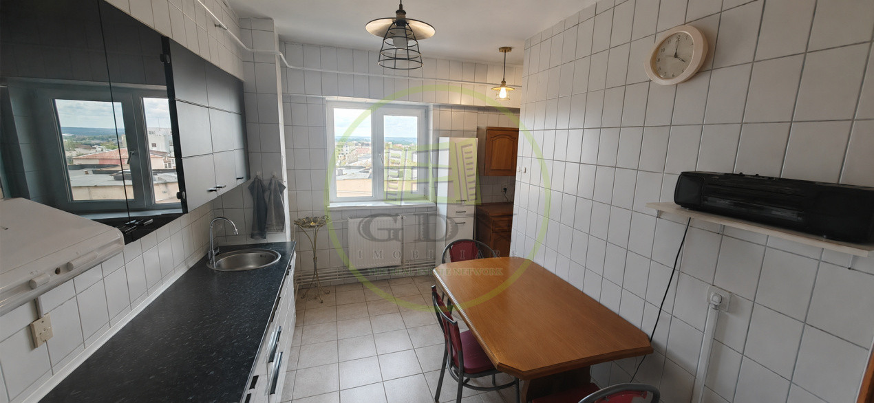 Apartament 3 camere, decomandat, 107.35 mp, Calea Bucuresti, zona McDonalds