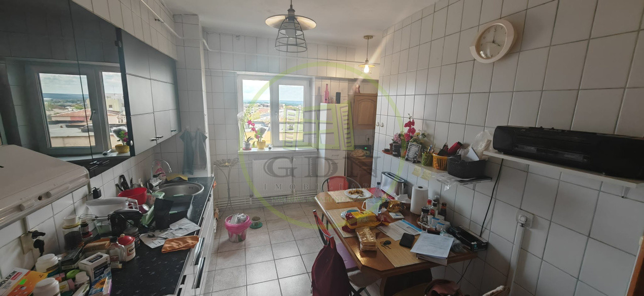 Apartament 3 camere, decomandat, 107.35 mp, Centru, zona McDonalds