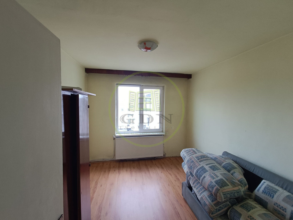 Apartament cu 4 camere de vânzare - Reghin 