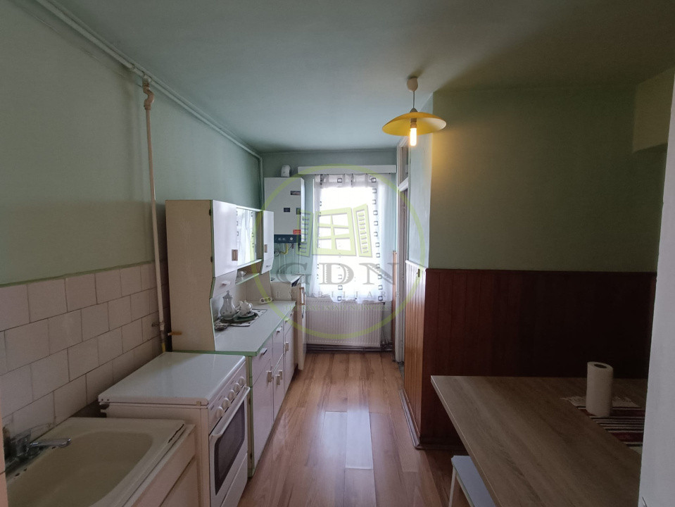 Apartament cu 4 camere de vânzare - Reghin 