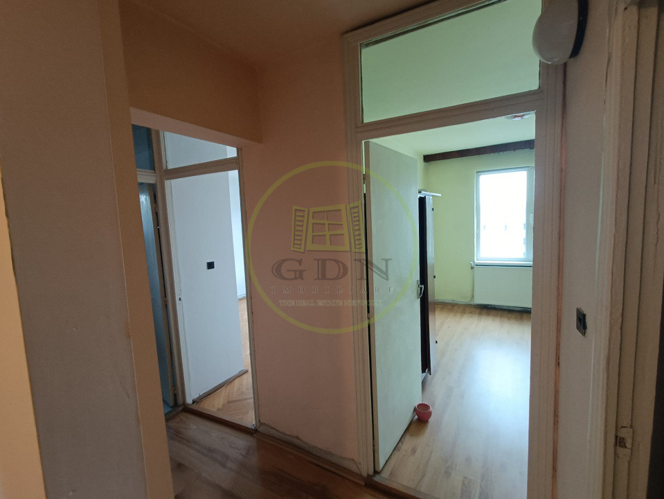 Apartament cu 4 camere de vânzare - Reghin 