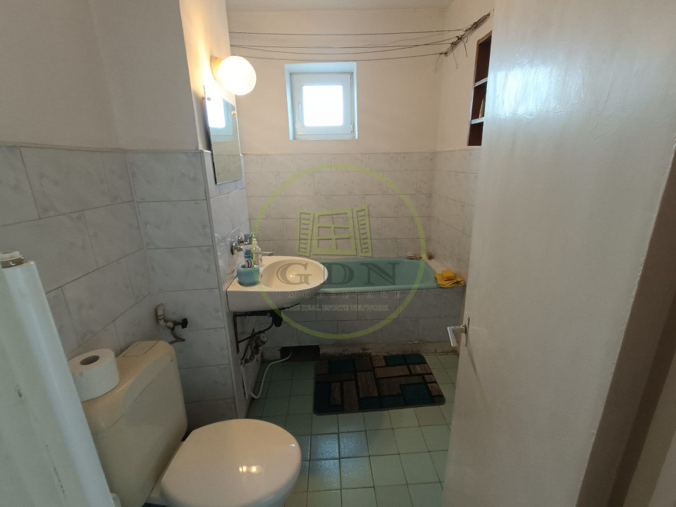 Apartament cu 4 camere de vânzare - Reghin 