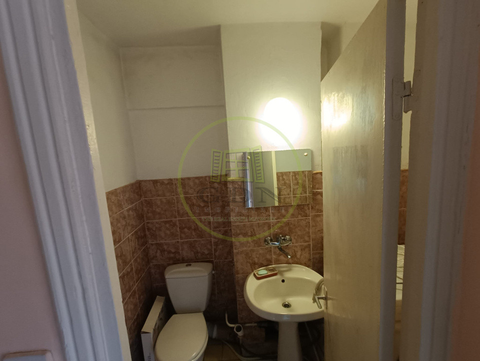 Apartament cu 4 camere de vânzare - Reghin 
