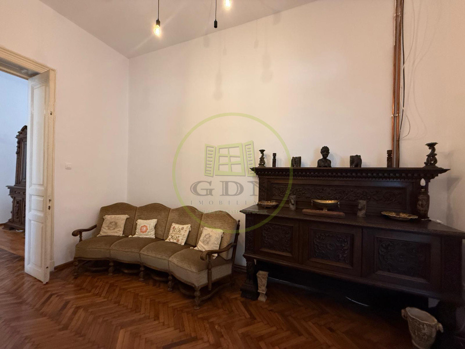 Proprietatea boiereasca, 280 mp utili, 400 mp teren, zona Centrala