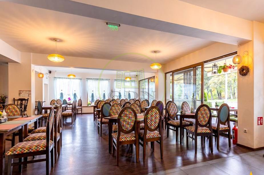 Proprietate mixtă  – spațiu comercial și casă, situată central în Predeal, Bv,