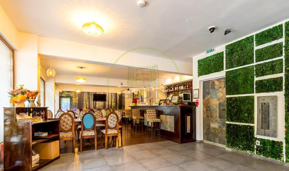 Proprietate mixtă  – spațiu comercial și casă, situată central în Predeal, Bv,