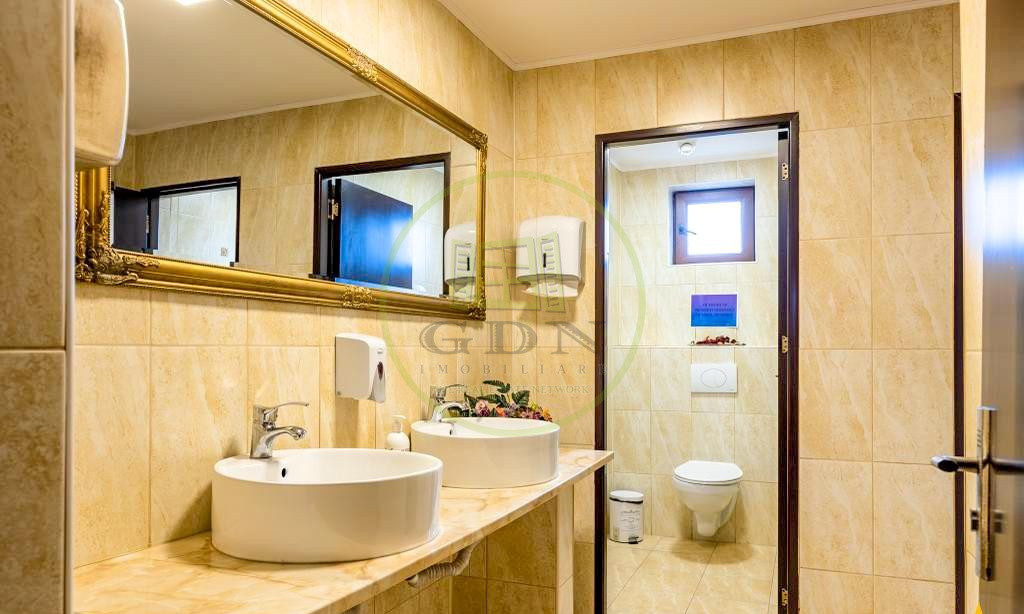 Proprietate mixtă  – spațiu comercial și casă, situată central în Predeal, Bv,
