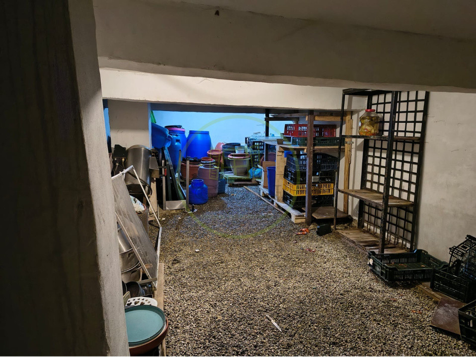 Proprietate mixtă  – spațiu comercial și casă, situată central în Predeal, Bv,
