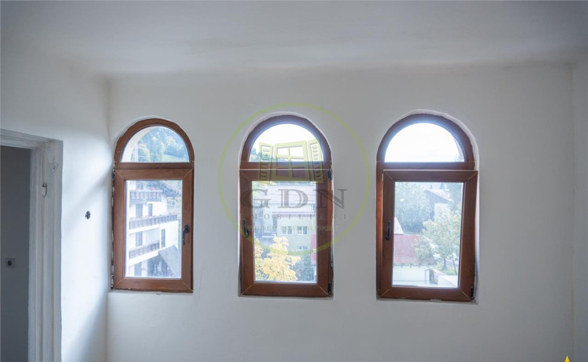 Proprietate mixtă  – spațiu comercial și casă, situată central în Predeal, Bv,