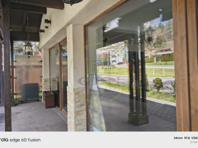 Proprietate mixtă  – spațiu comercial și casă, situată central în Predeal, Bv,