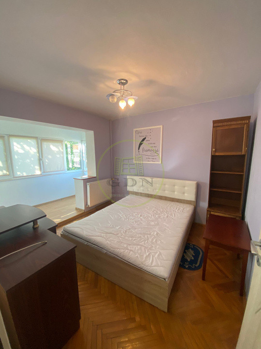 Apartament 3 camere decomandat, etaj 3 din 4, mobilat, utilat, str Coposu 