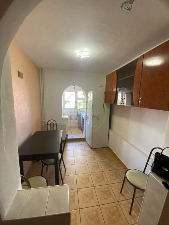 Apartament 3 camere decomandat, etaj 3 din 4, mobilat, utilat, str Coposu 