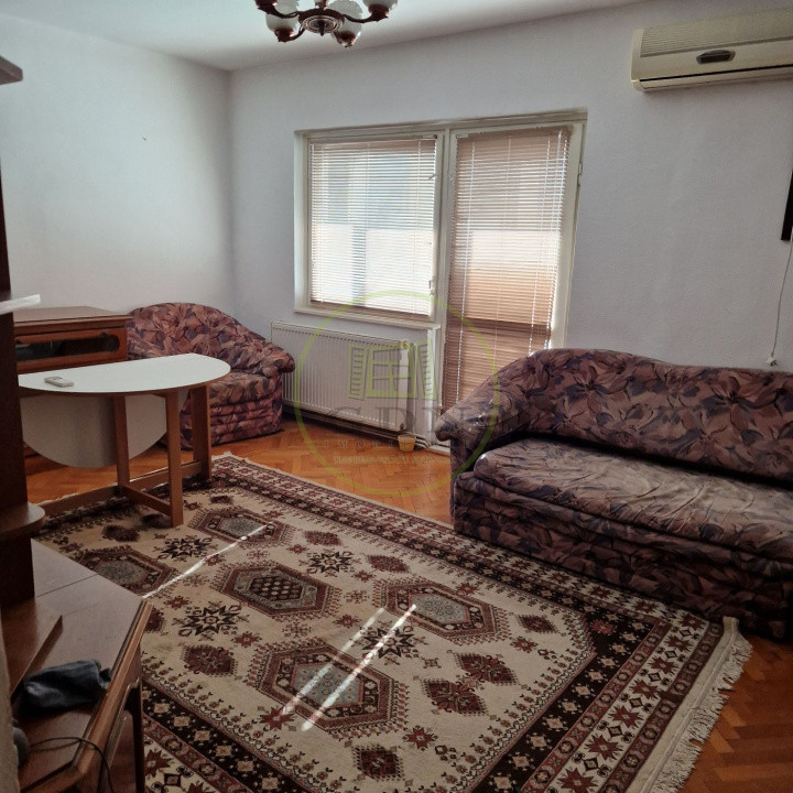 Apartament 4 camere decomandat Plopilor 