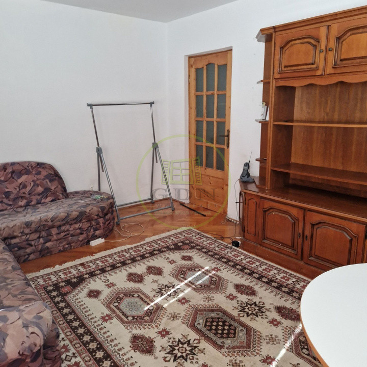 Apartament 4 camere decomandat Plopilor 