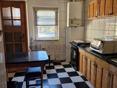 Apartament 4 camere decomandat Plopilor 
