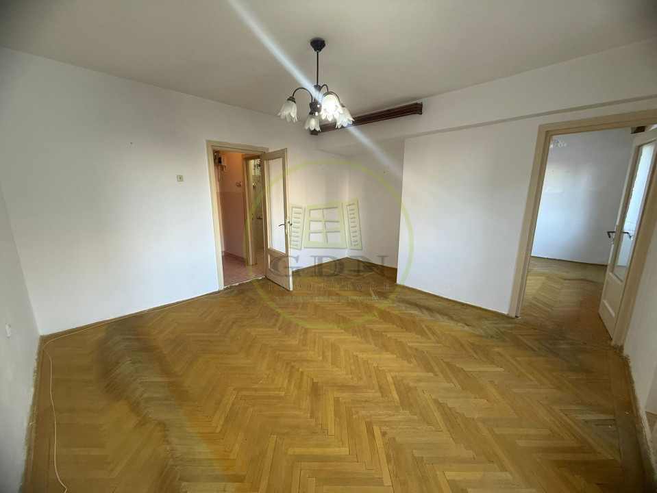 Apartament 2 camere, 35mp, Centru, zona Patria
