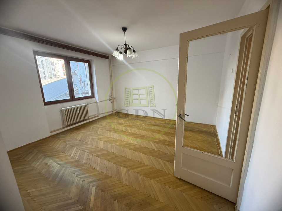Apartament 2 camere, 35mp, Centru, zona Patria