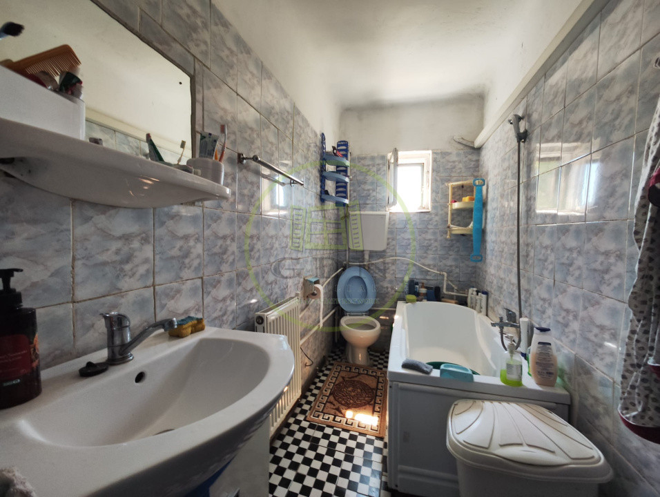 Casa 5 camere, teren 1296 mp, Craiova, zona Brestei