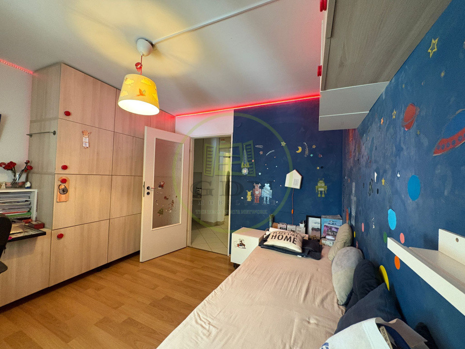 Apartament, 3 camere, decomandat, Cartier Brazda lui Novac , Zona Randez Vous