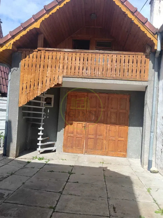 Casă 3 camere de închiriat – Piața Cluj | Curte proprie, terasă, garaj+ mansarda
