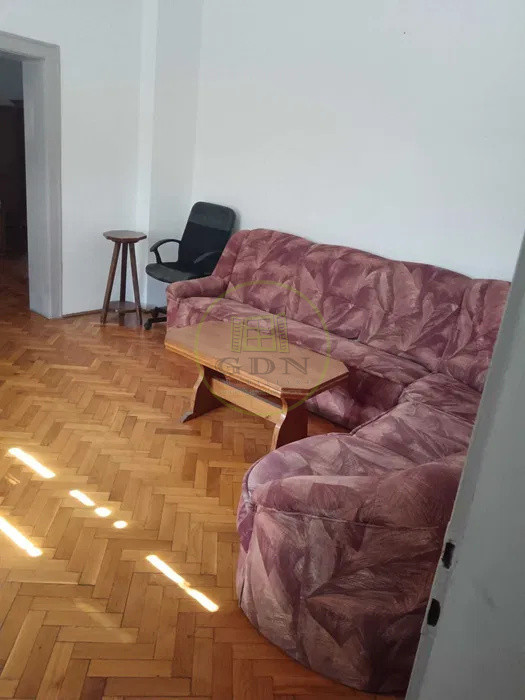Casă 3 camere de închiriat – Piața Cluj | Curte proprie, terasă, garaj+ mansarda