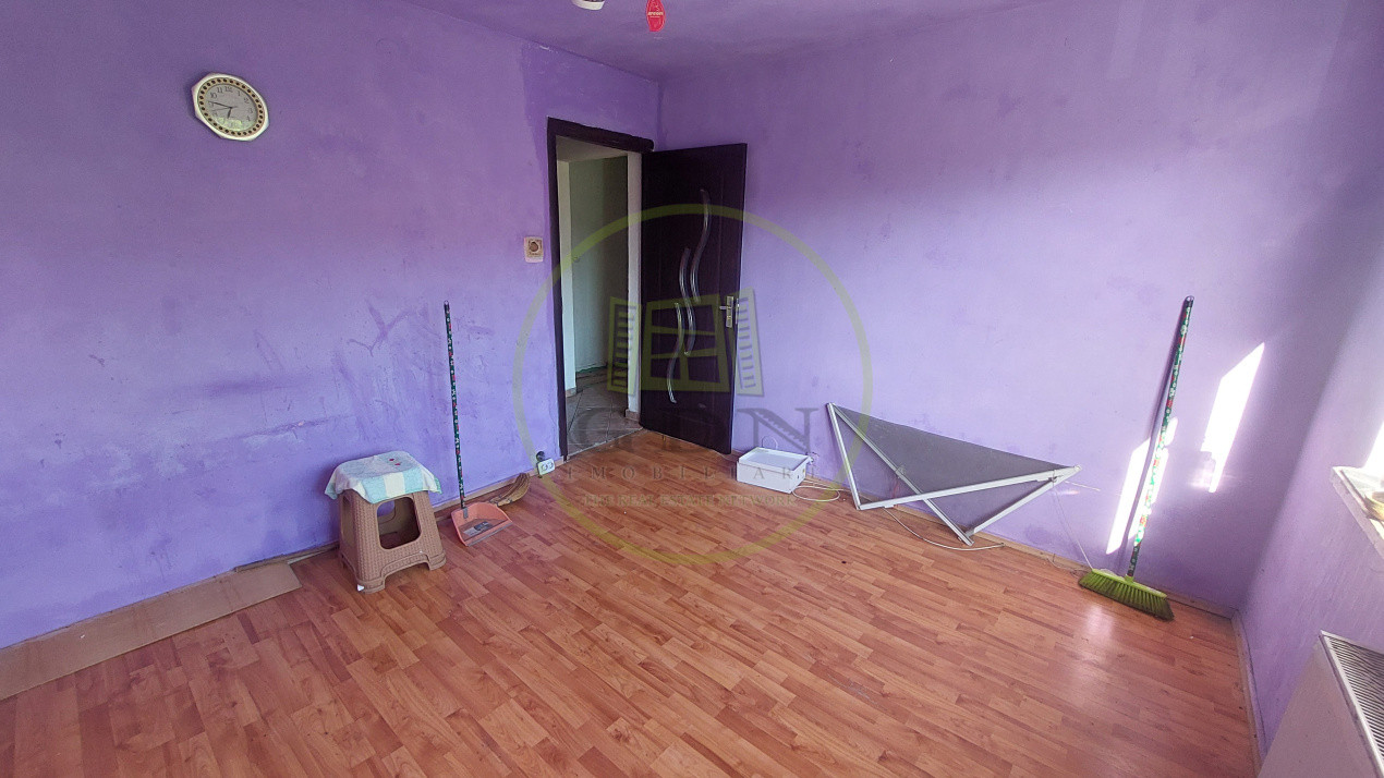 Apartament 2 camere decomandat, etajul 1, cartier Rovine zona Liceul Basarab
