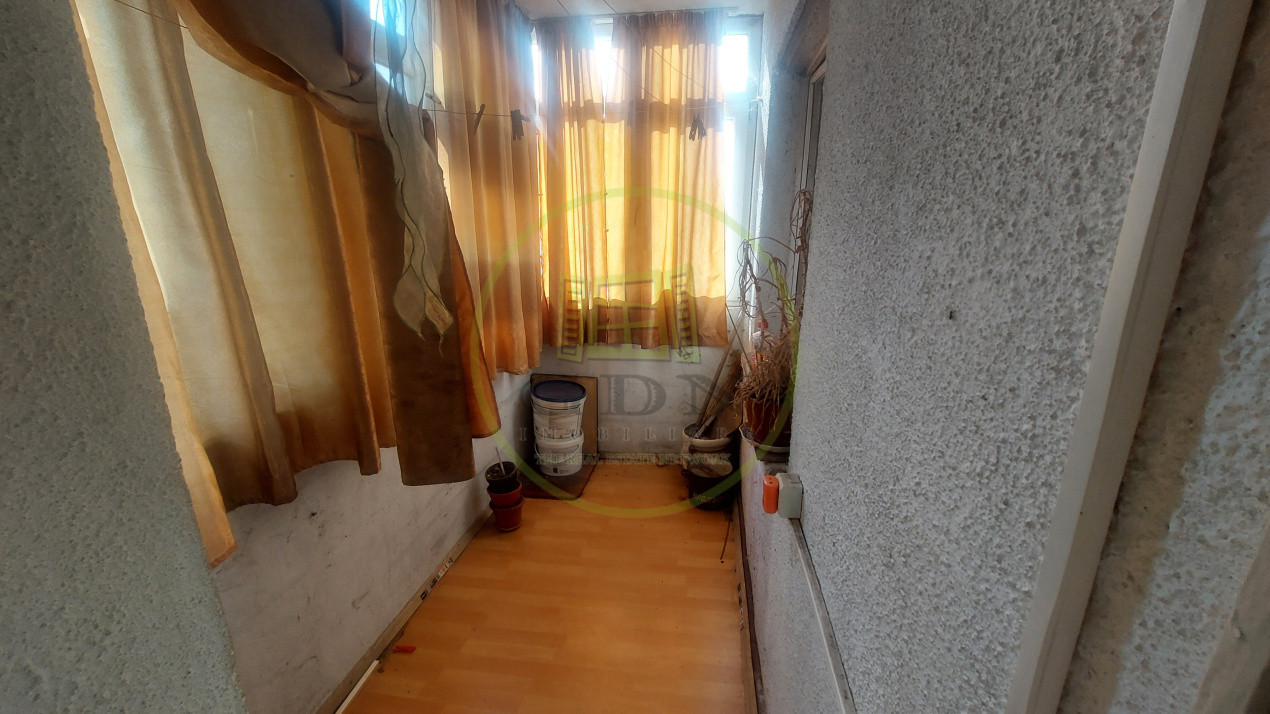 Apartament 2 camere decomandat, etajul 1, cartier Rovine zona Liceul Basarab