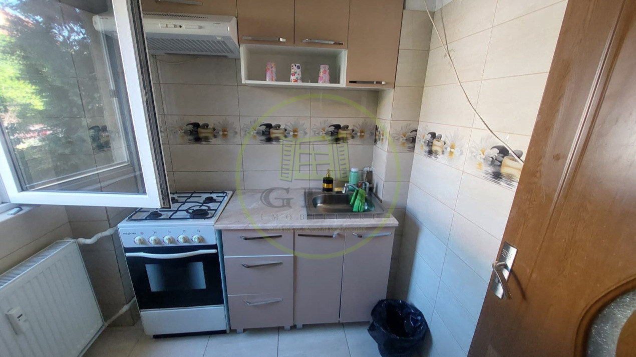 Garsoniera semidecomandata, etajul 1, Calea Bucuresti,  zona Gradinita Pinochio