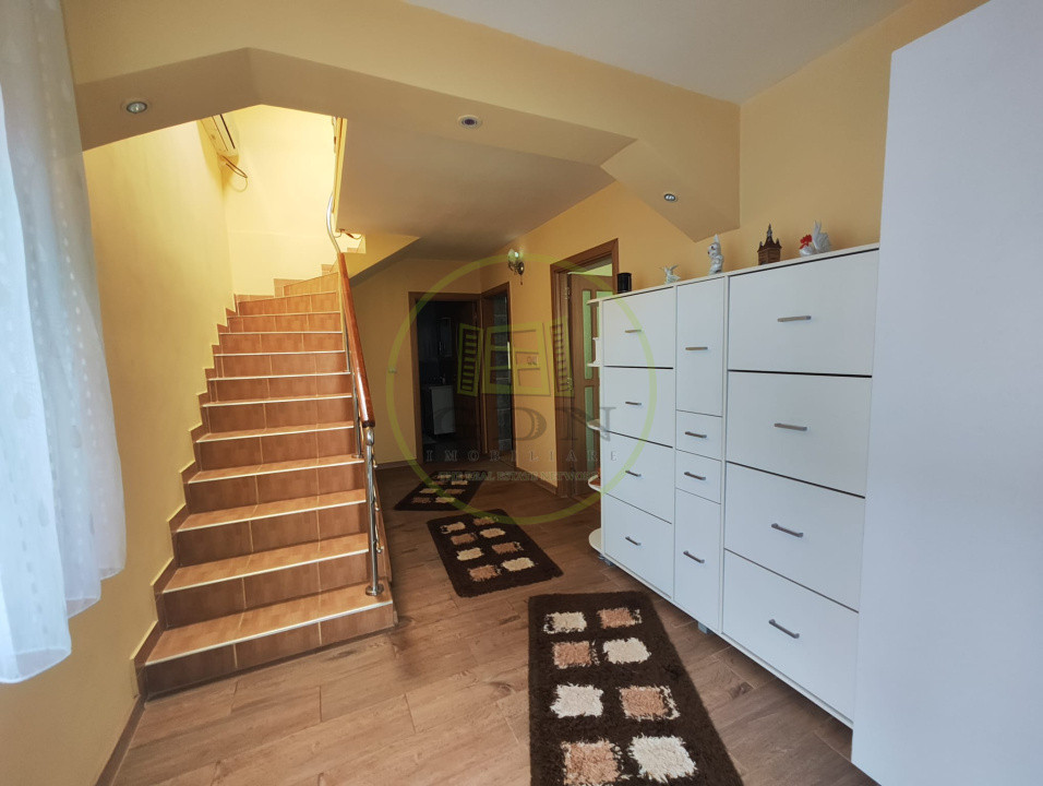 Casa 4 camere, teren 362 mp, Malu Mare