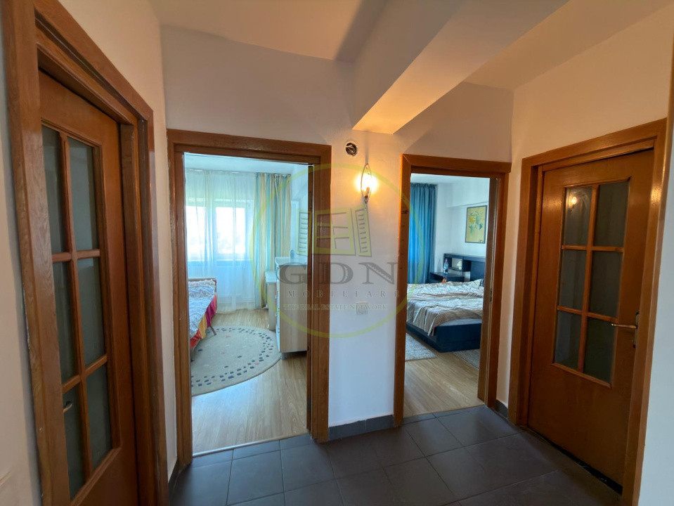 Apartament 4 camere, decomandat, 103 mp, Calea Bucuresti, zona McDonalds