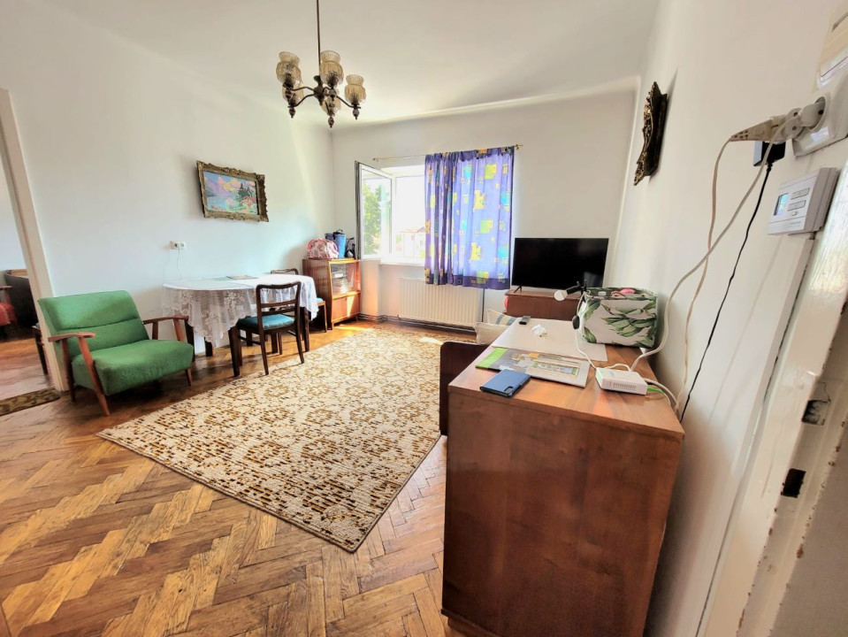 Apartament de vanzare - Ultracentral - Piata Revolutiei