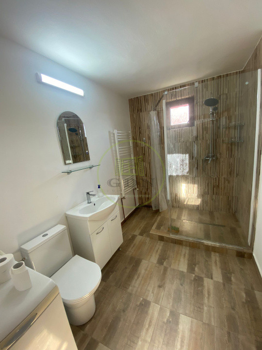 Casă P+E+M, ideală pt clinică,cabinet, birou, lângă Stadion, Rogerius